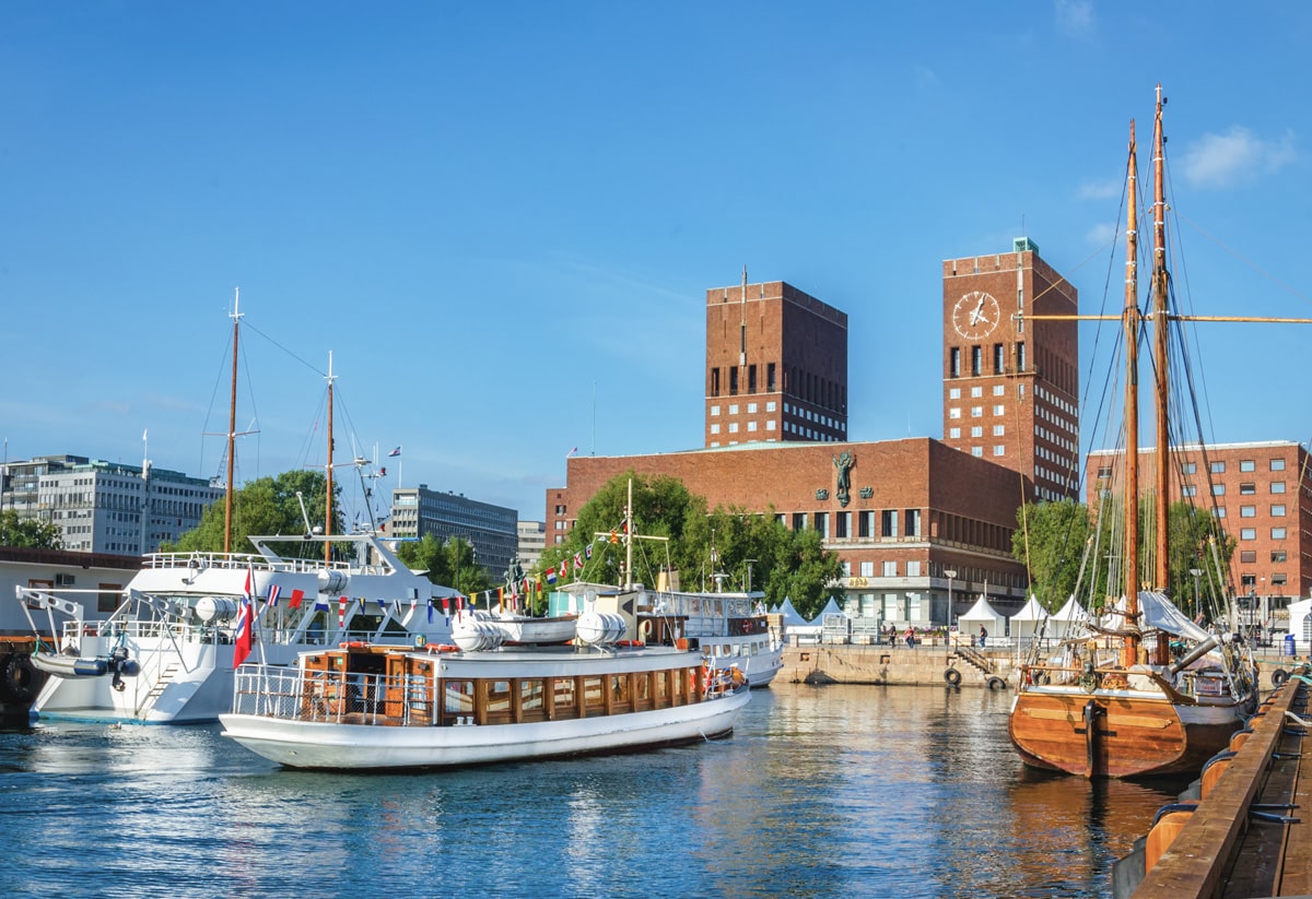 Aussicht auf Oslo Rathaus vom Meer Oslo Norwegen