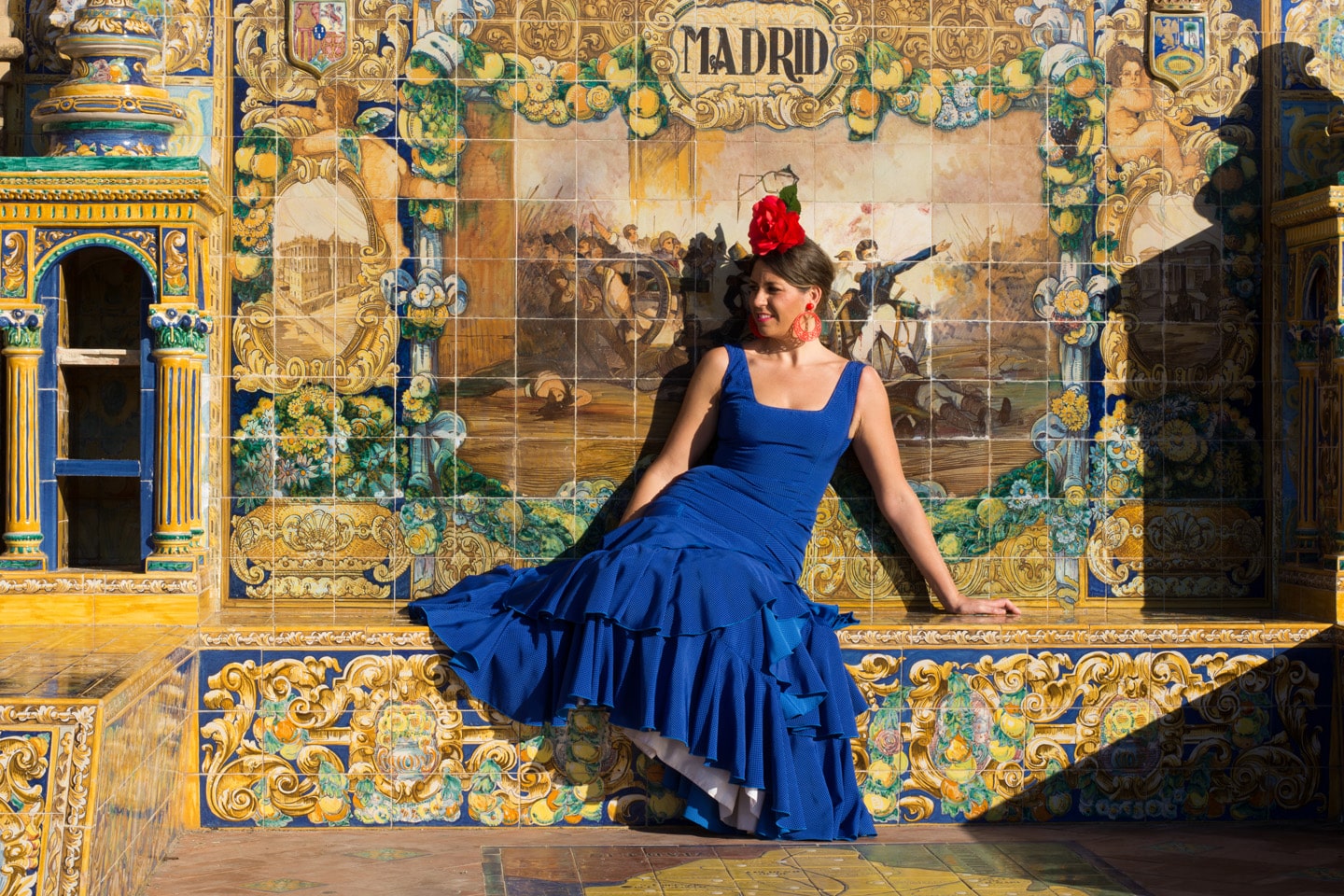 Schöne Frau mit Flamenco-Kleid